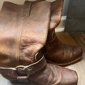 Frye Harness boots 6.5